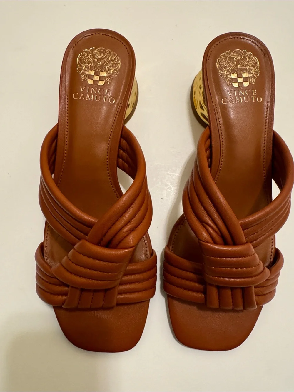 NiB Vince Camuto Lomata Sandals